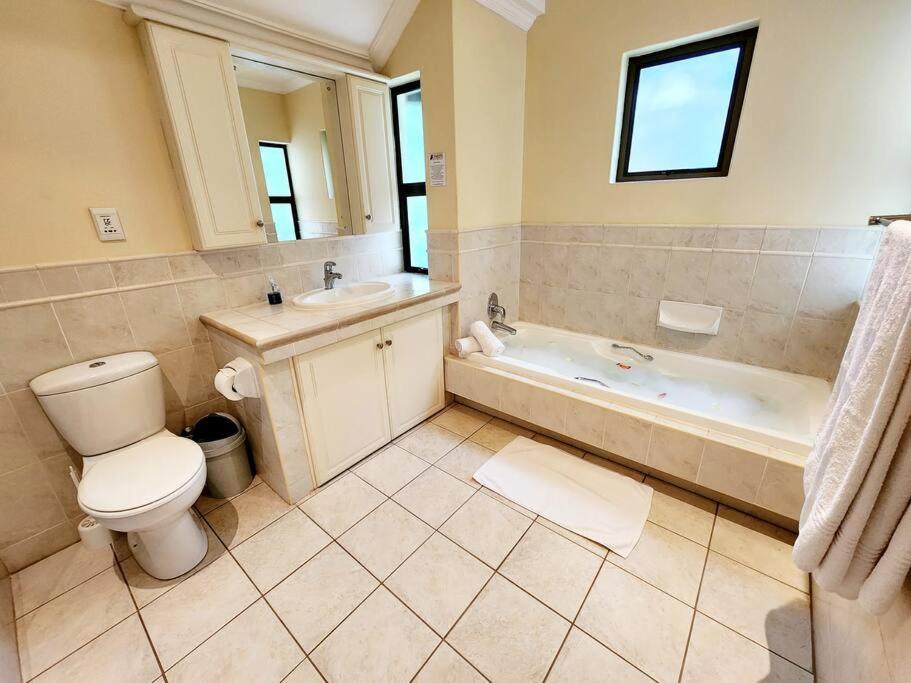 G20 - Selborne Golf Estate Villa *